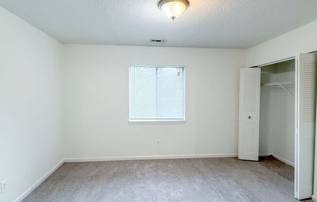 2 beds, 1 bath, 800 sqft, $1,025, Unit B5