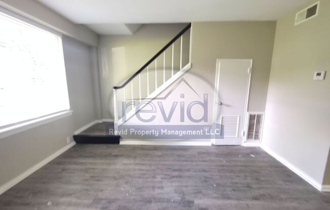 2 beds, 1 bath, 752 sqft, $995, Unit 1300-7