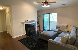 2 beds, 2 baths, $1,595, Unit Unit 1A32