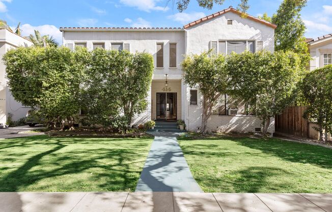 (Ellie:B) 414 N. Maple Drive