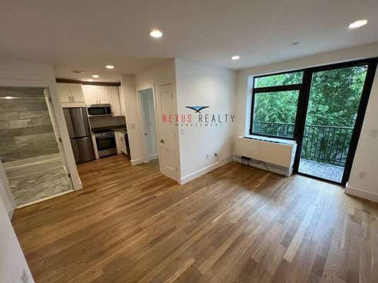 45 11 BROADWAY