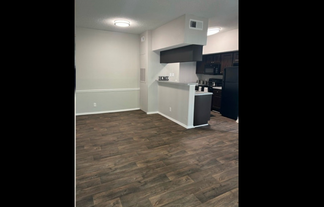 2 beds, 1 bath, 980 sqft, $1,230, Unit 1813