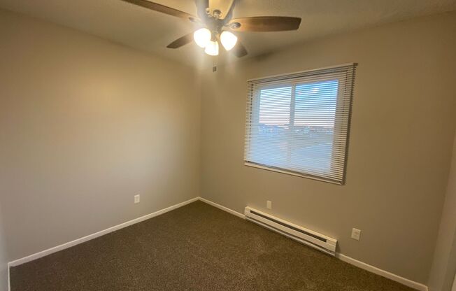 2 beds, 1 bath, $795, Unit 1598 Linden Street #20