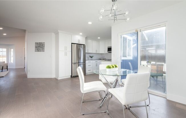 Contemporary rambler in Kent Station!