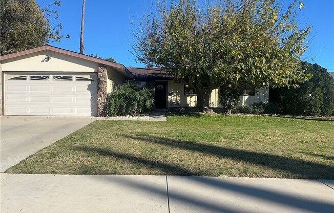 3 beds, 2 baths, 1,334 sqft, $3,690