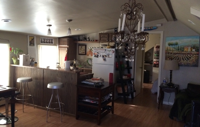 799 Cherry St., 4