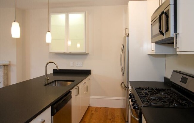 3 beds, 1.5 baths, $5,500, Unit 5