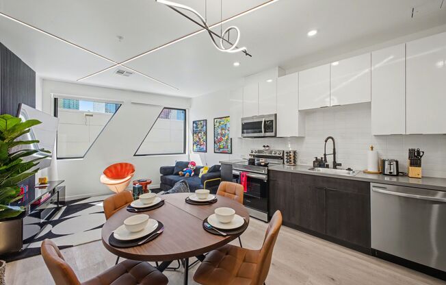 1 bed, 1 bath, 642 sqft, $1,572, Unit 404