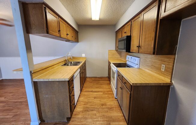 Cozy 2 Bedroom Duplex in Joshua