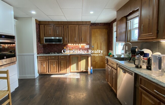 200 COMMONWEALTH AVE