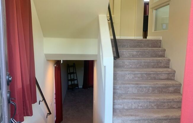 5 beds, 3.5 baths, $2,895