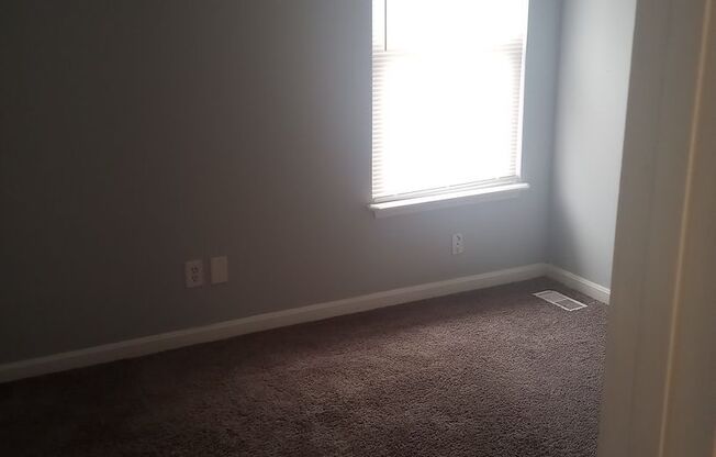 3 beds, 2 baths, $1,000