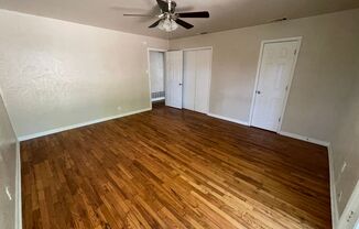 3 beds, 1 bath, $1,100