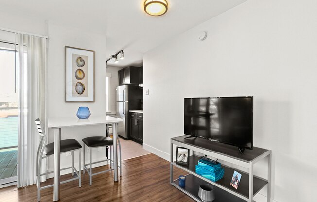 1 bed, 1 bath, $2,315