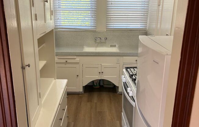 Rare Studio in Wonderful Area with Unique, Vintage Charm!
