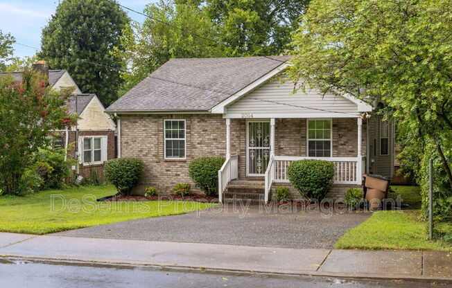 2004 SCOTT AVE