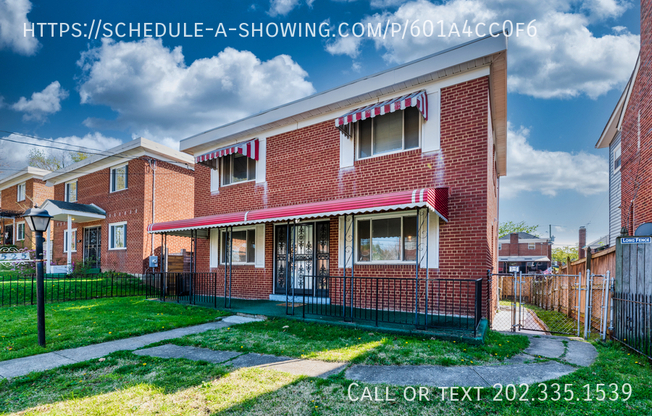 1525 CHANNING ST NE