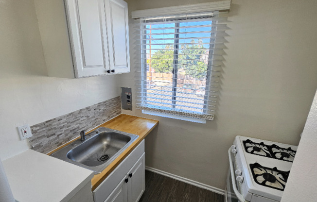 14926 HAWTHORNE BLVD