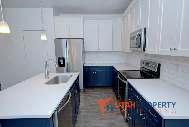 1108 W EMERALD POOLS LN