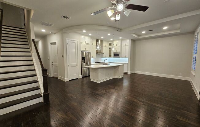 Modern 4-Bedroom Townhome in the Heart of Dallas ready for immediate move in