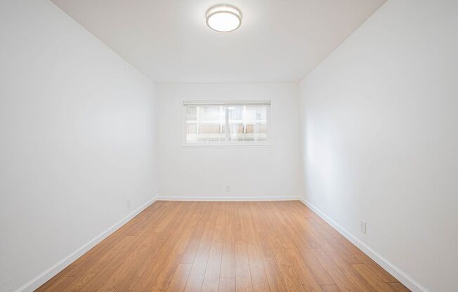 1 bed, 1 bath, $2,300, Unit Montecito Ave 137 - 203