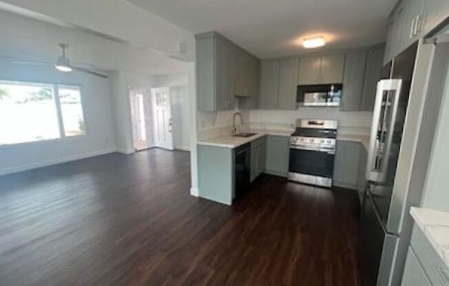 Imperial Beach - Newly Renovated Bungalow