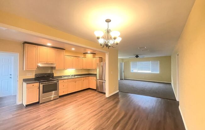 2 beds, 1 bath, 950 sqft, $1,195, Unit Unit 3