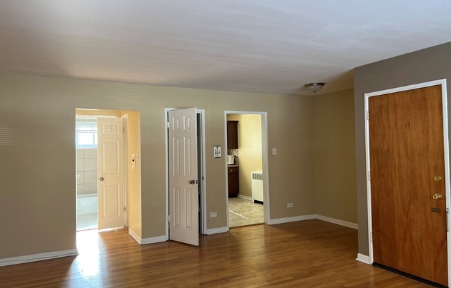 2605 W FITCH AVE