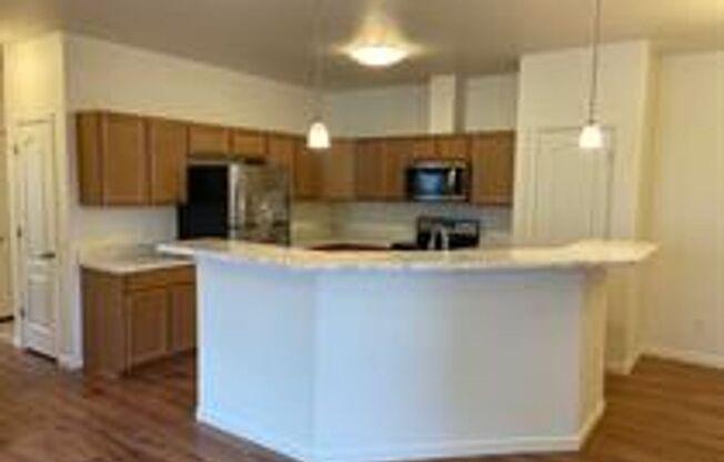 3 beds, 2 baths, $1,850, Unit Unit J