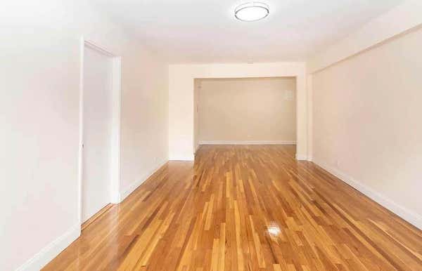 55 5 WOODSIDE AVE