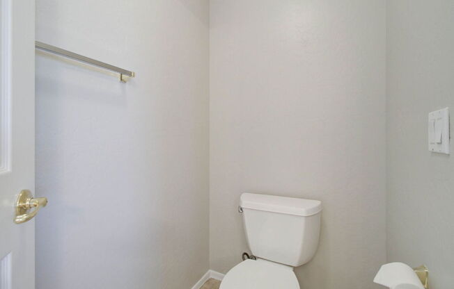 2026 E COUNTY DOWN DR