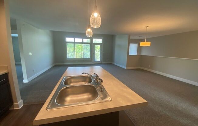 3 beds, 2 baths, 1,381 sqft, $2,371, Unit 2119-201