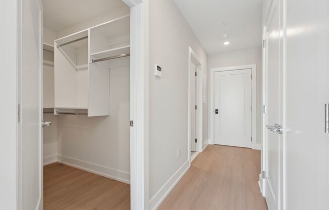 Studio, 1 bath, 398 sqft, $1,555, Unit Unit 734