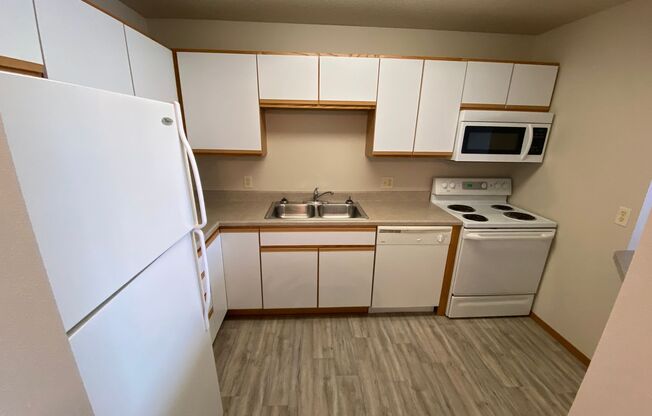 1 bed, 1 bath, 735 sqft, $907, Unit 219S