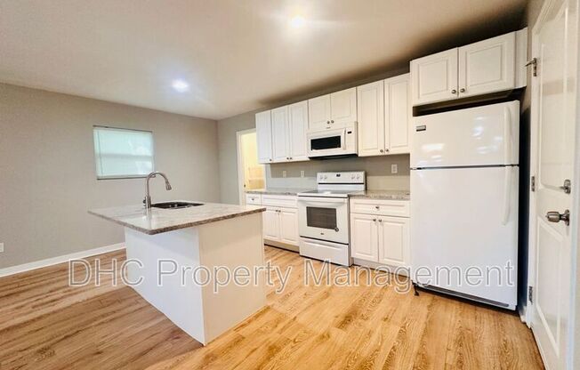 1484 NORMAN BERRY DR