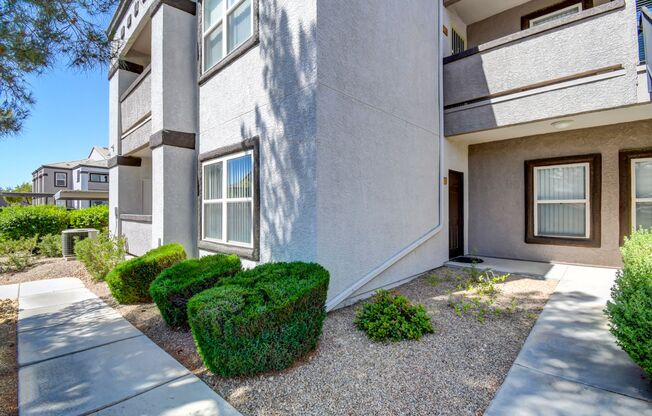 3 beds, 2 baths, $1,895, Unit # 1077