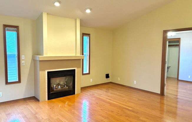 Spacious Ranch Style Home w/ private patio and yard, 2 car garage and vaulted ceilings