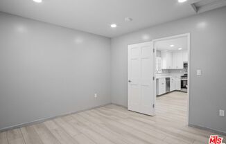 8322 COLEGIO DR