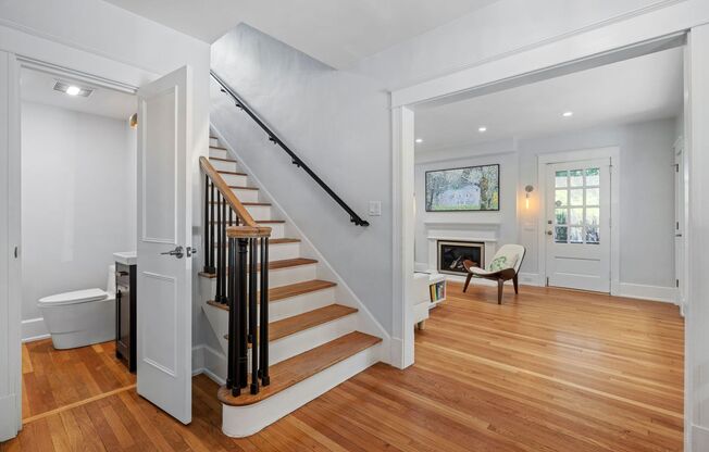 *Beautifully Updated & Spacious 4BD/3.5BA Single-Family Home available in Point Breeze*