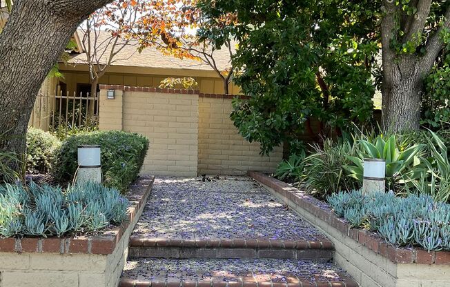 Lovely Single Story ~ 4 Bedroom 2 Bath Home in Orange ~