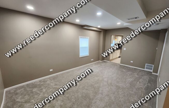 Spacious 2 bedroom 1 bath house near train station for easy commute.