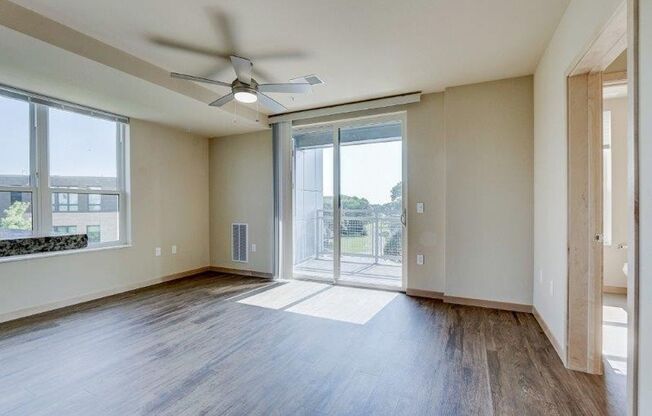 2 beds, 2 baths, 998 sqft, $2,445, Unit 401