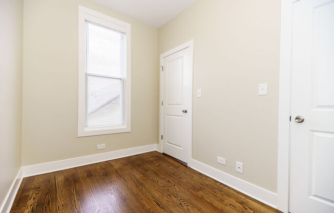 2 beds, 1 bath, $1,795, Unit 3R open