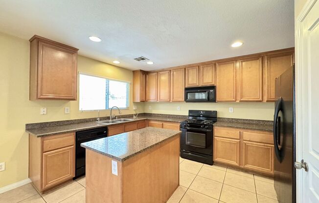 5517 Roans Prairie St - 2 Story Home / 4 Bed, 2.5 Bath - Gated Community