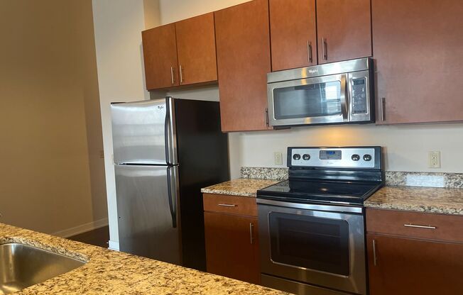 1 bed, 1 bath, 906 sqft, $1,550, Unit 407