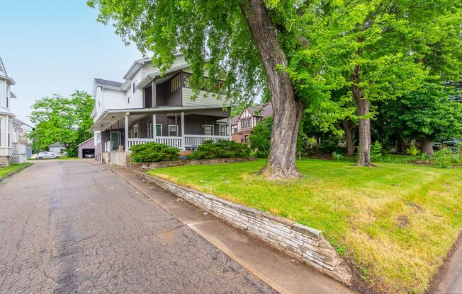 536 Algoma Blvd