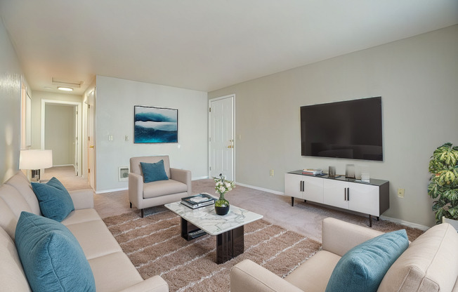 2 beds, 2 baths, 900 sqft, $1,545, Unit 135-211