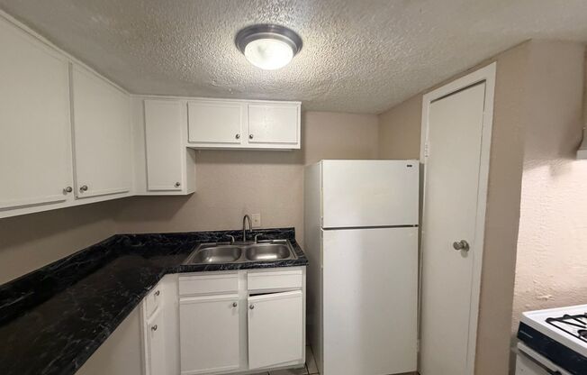 1 bed, 1 bath, 725 sqft, $1,200, Unit 1006