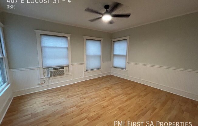 407 E LOCUST ST