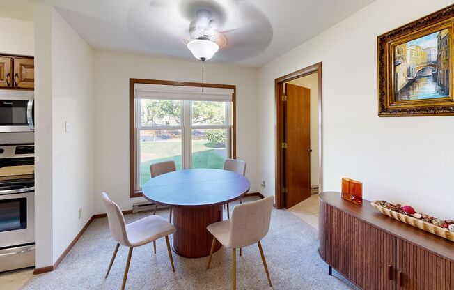 2 beds, 1 bath, 950 sqft, $2,200, Unit 7709CA